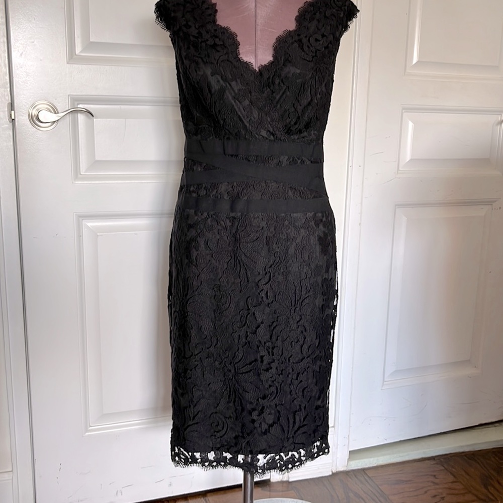 TADASHI SHOJI COCKTAIL DRESS.